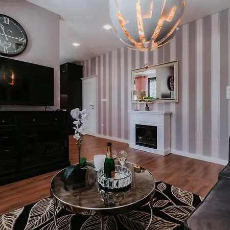 Evia Clinic * 莱维采